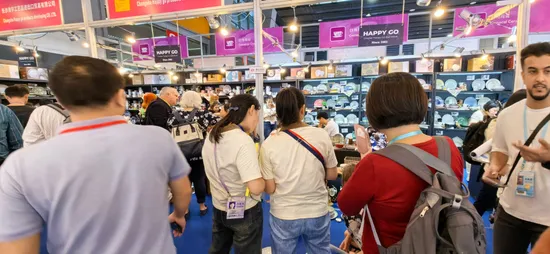 Service à thé et café en relief de luxe, théière et tasse en céramique